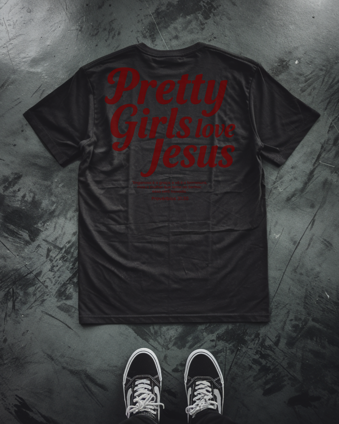 Camiseta Oversized Pretty Girls Love Jesus Vermelha