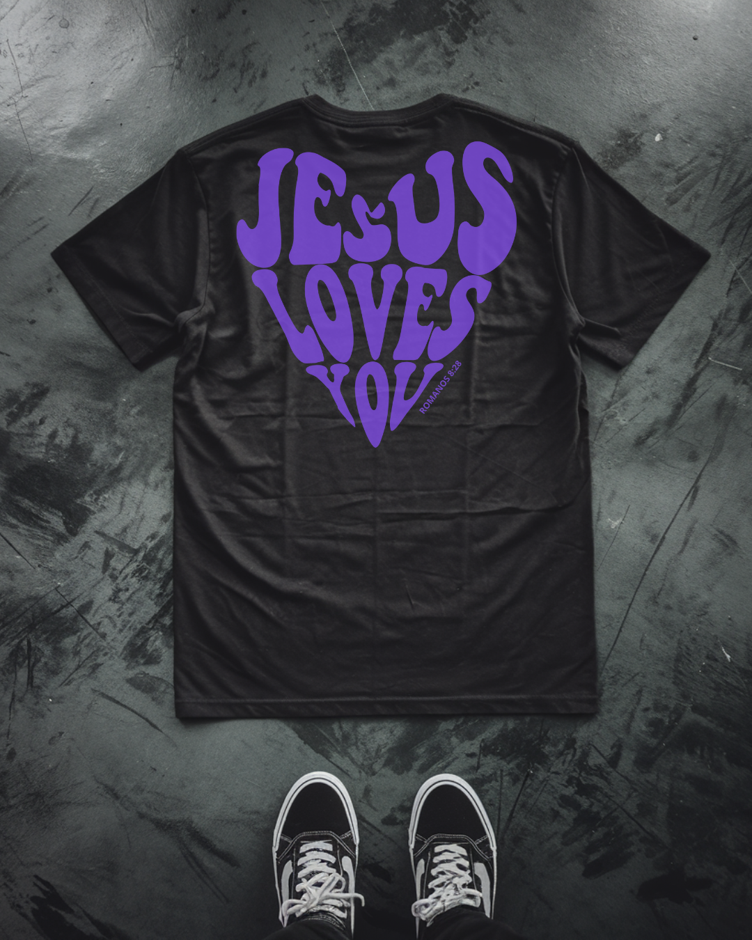 Camiseta Jesus Loves You Roxa