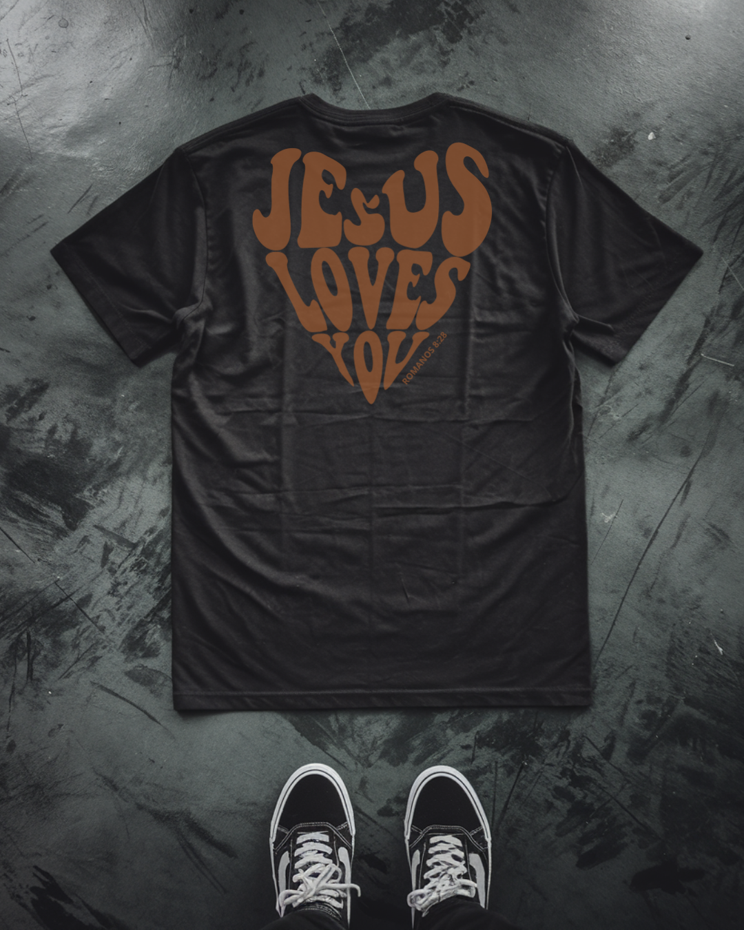Camiseta Oversized Jesus Loves You Marrom