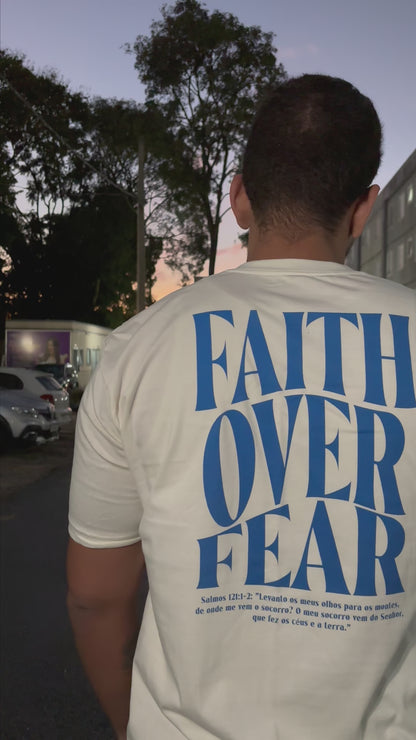 Camiseta Oversized Faith Over Fear Azul